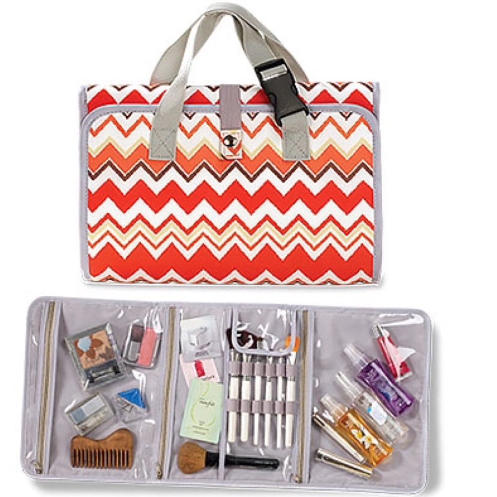 Chevron Makeup Brush Organizer with Red and Gray Handles